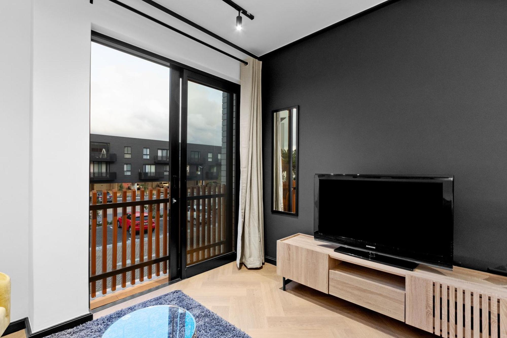 Nine Palms 214 Apartment *